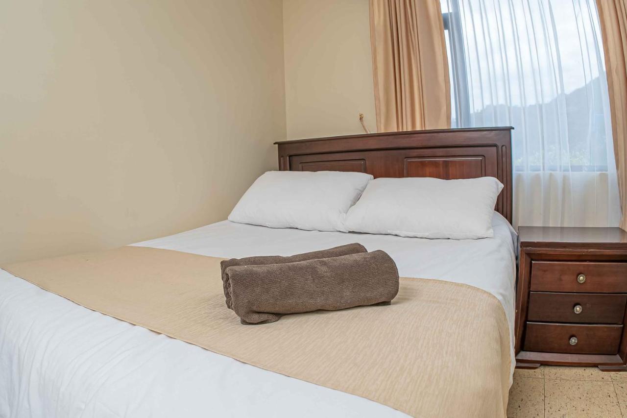 Hotel Tungurahua Baños Kültér fotó